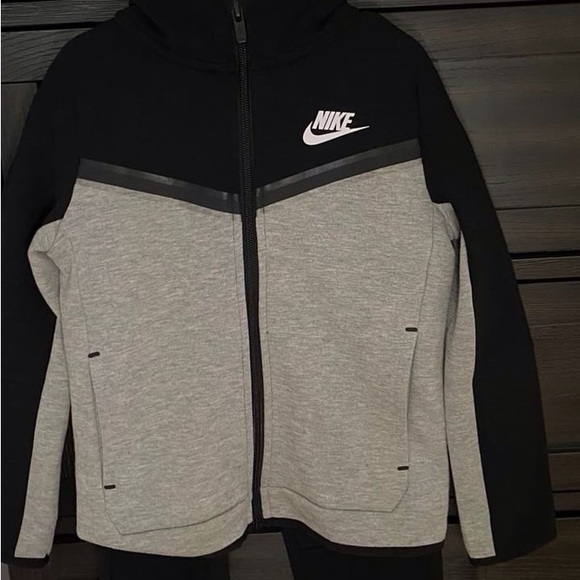 Nike Tech 2-Piece Set - Picture 5 of 5